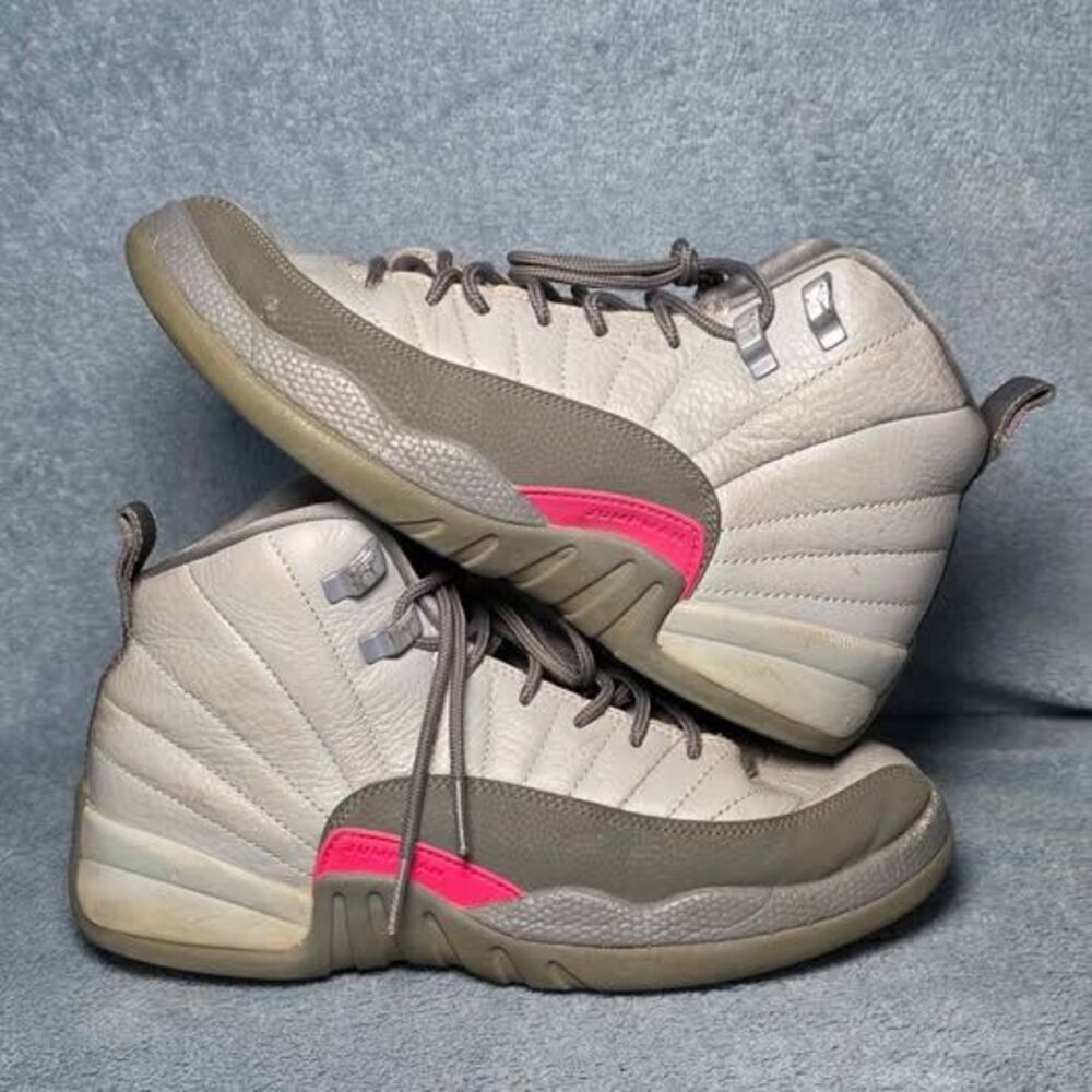Air Jordan 12 Retro GG/GS "Vivid Pink" Size 7Y or Womens 8.5